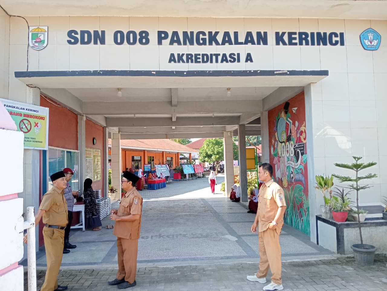 Membangun Generasi Emas